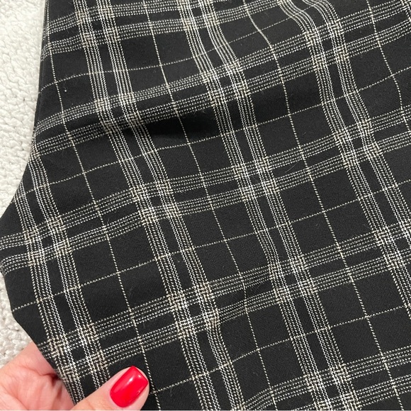 WHITE HOUSE BLACK MARKET Black plaid stretch pant 00R - Picture 10 of 10
